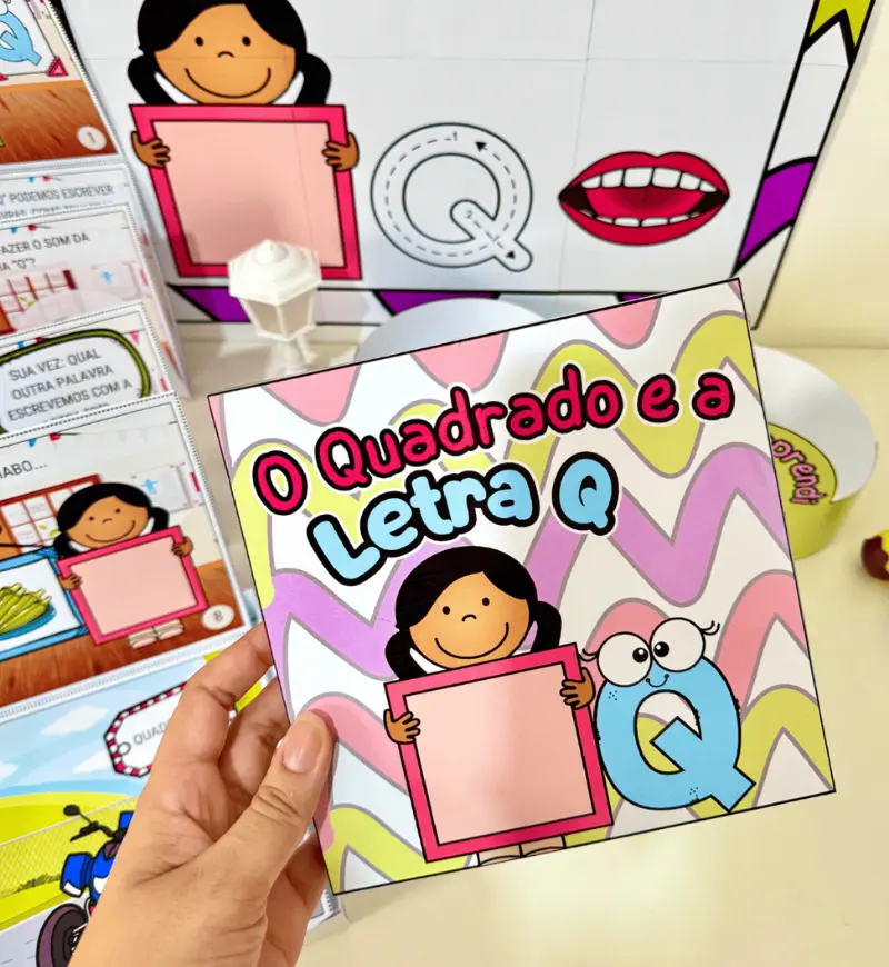 História na Caixa - Letra Q